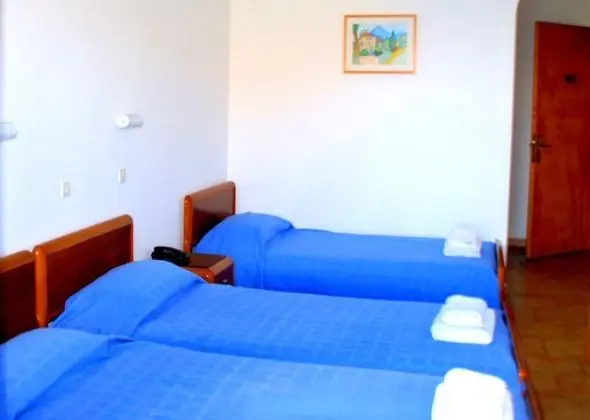 Standard Üç Kişilik Oda, Deniz Manzaralı