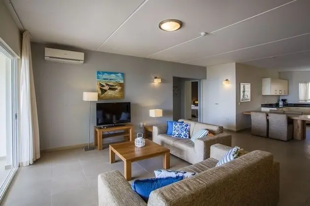 Blue Bay Beach 2 bedroom Apartment