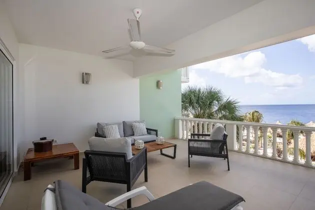 Blue Bay Beach 2 bedroom Apartment
