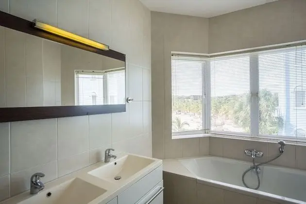 Blue Bay Beach 2 bedroom Apartment