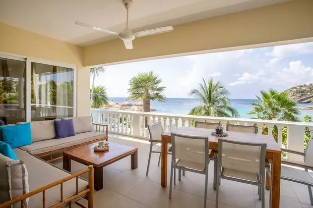 Oceanfront 3 bedroom apartment