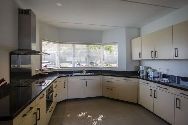 Oceanfront 3 bedroom apartment