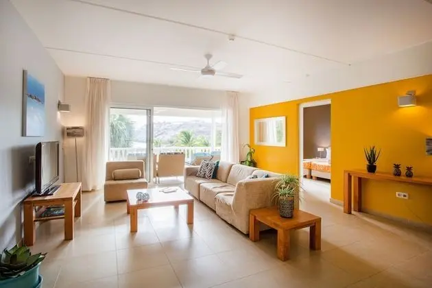 Oceanfront 3 bedroom apartment