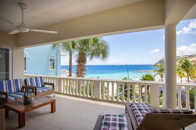 Oceanfront 3 bedroom apartment