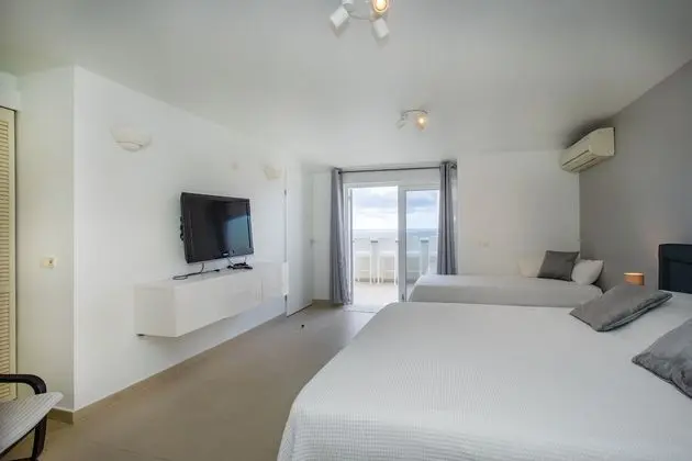 Oceanfront 4 bedroom penthouse
