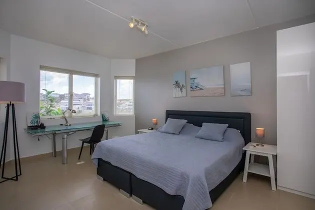 Oceanfront 4 bedroom penthouse