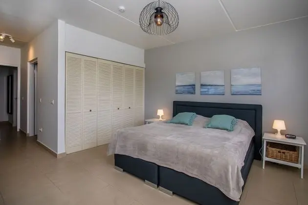 Oceanfront 4 bedroom penthouse