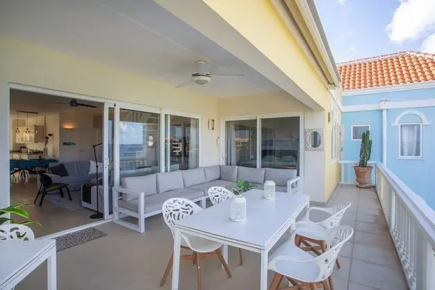 Oceanfront 4 bedroom penthouse