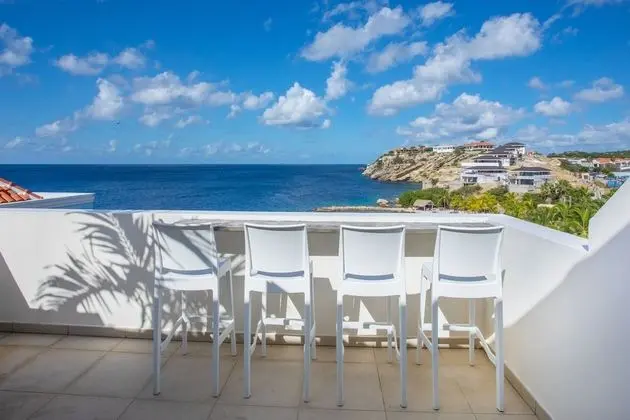 Oceanfront 4 bedroom penthouse