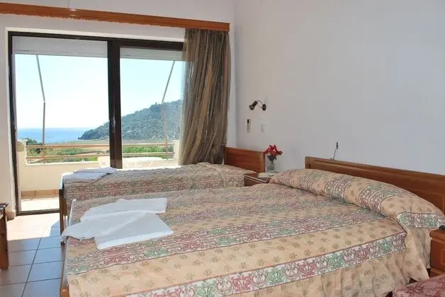 Üç Kişilik Oda, Deniz Manzaralı