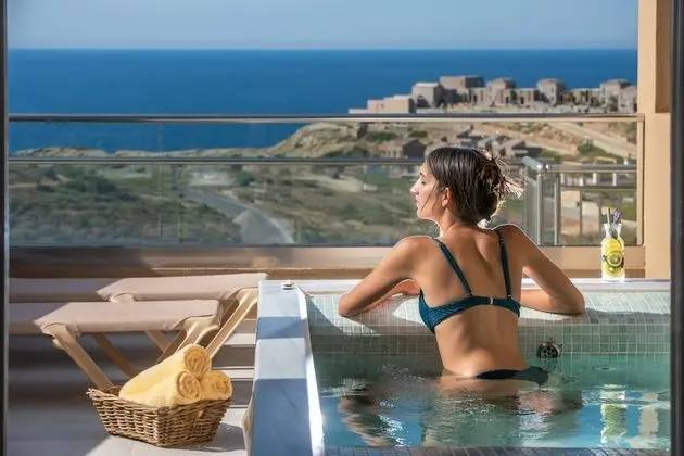 Executive Tek Büyük Yataklı Oda, Deniz Manzaralı (Outdoor Jacuzzi)