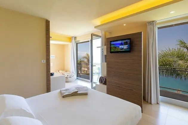 Deluxe Tek Büyük veya İki Ayrı Yataklı Oda, Deniz Manzaralı