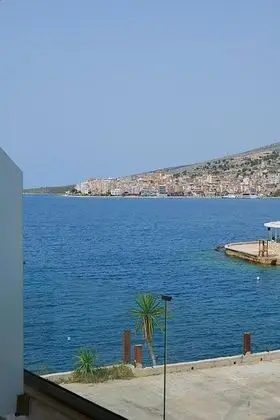 Deluxe Tek Büyük Yataklı Oda, Kısmi Deniz Manzaralı