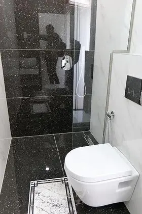 Deluxe Tek Büyük Yataklı Oda, Kısmi Deniz Manzaralı