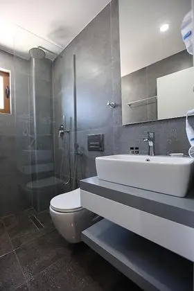 Deluxe Üç Kişilik Oda, Deniz Manzaralı