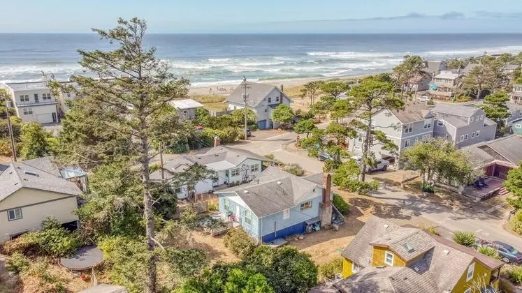 Ev, Birden Çok Yatak (Blue Beach Cottage)