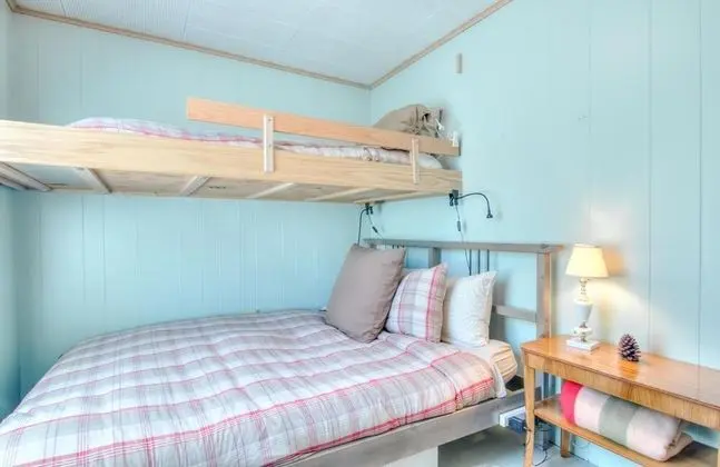 Ev, Birden Çok Yatak (Blue Beach Cottage)