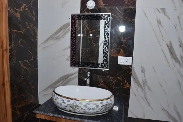 Luxury Tek Büyük Yataklı Oda