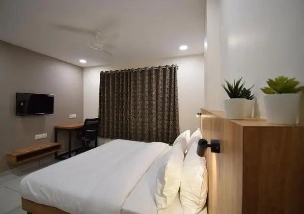 Deluxe Tek Büyük Yataklı Oda