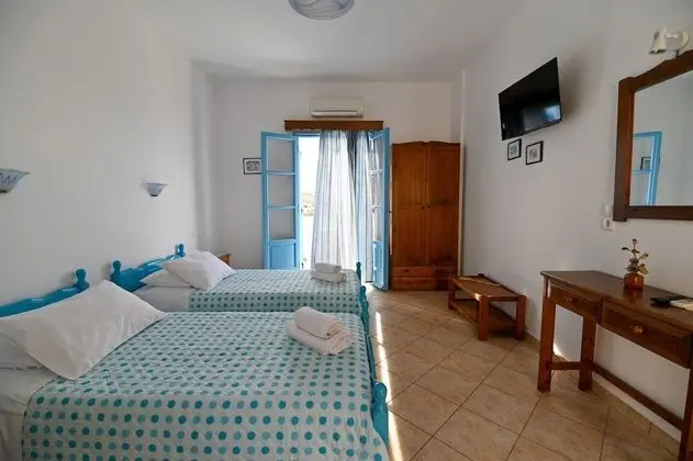 Traditional Tek Büyük veya İki Ayrı Yataklı Oda