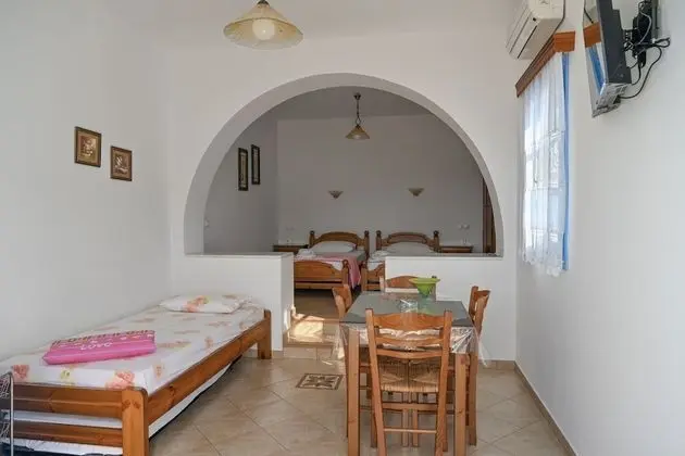 Traditional Üç Kişilik Oda