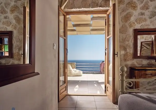Blue Caves Villas | 3-bedroom Villa CRYSTAL