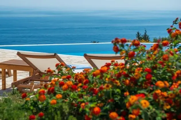 Blue Caves Villas | 3-bedroom Villa CRYSTAL