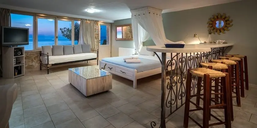 Blue Caves Villas | 4-bedroom Villa DEEP BLUE