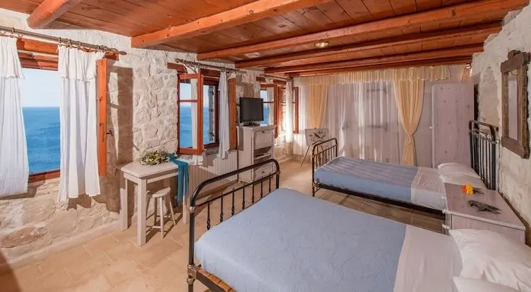 Blue Caves Villas | 4-bedroom Villa DEEP BLUE