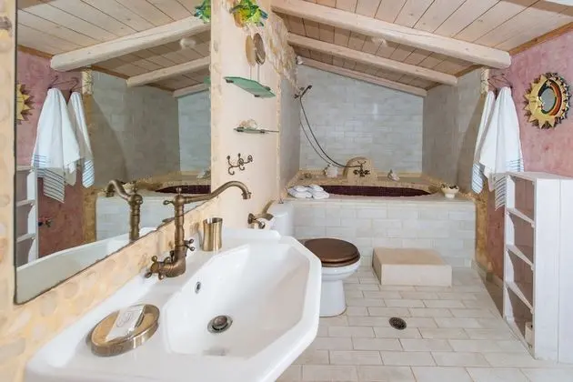 Blue Caves Villas | 4-bedroom Villa DEEP BLUE