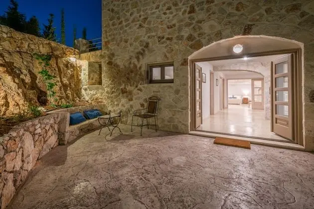 Blue Caves Villas | 4-bedroom Villa HARMONIA