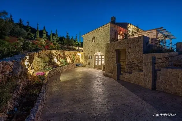 Blue Caves Villas | 4-bedroom Villa HARMONIA