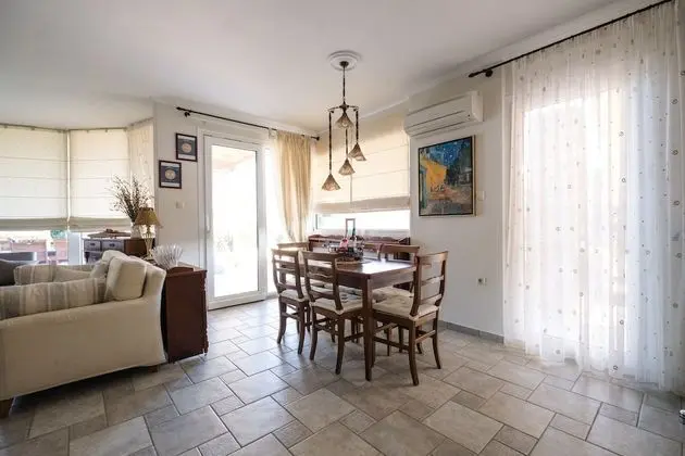 Villa, 5 Yatak Odası, Denize Sıfır
