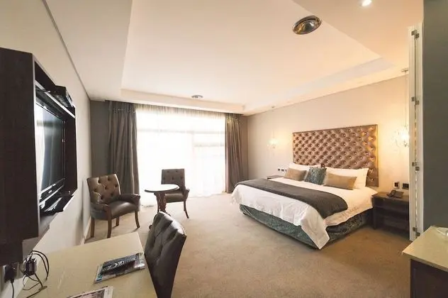 Luxury Oda