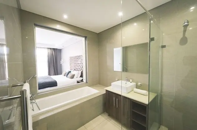 Luxury Oda