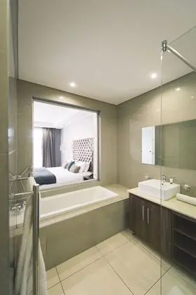 Luxury Oda