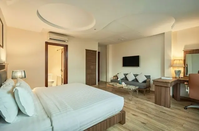 Luxury Oda