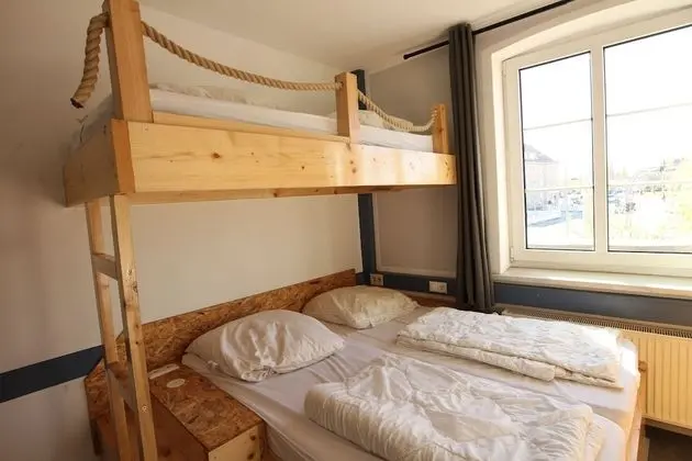 Dört Kişilik Oda, Ortak Banyo