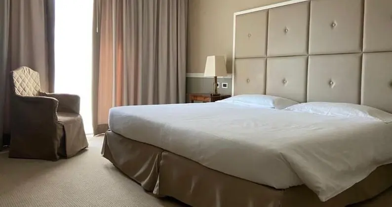 Comfort Tek Büyük Yataklı Oda