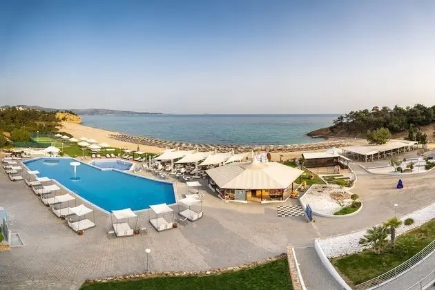 Swim Up suite with sharing pool