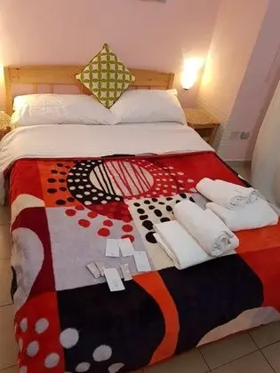 Tek Büyük Yataklı Oda, Ortak Banyo