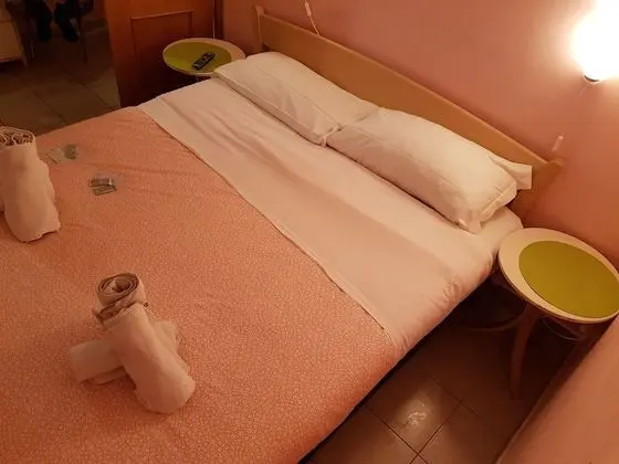 Üç Kişilik Oda, Ortak Banyo