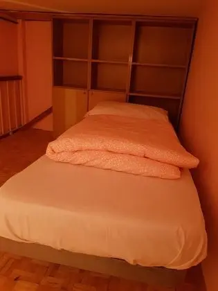 Üç Kişilik Oda, Ortak Banyo