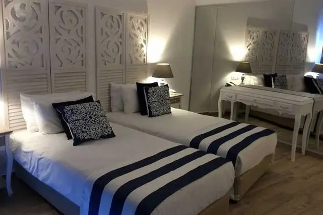 Kara Manzaralı 1 Çift Kişilik Yatak