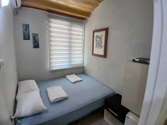 Basic Oda, Sigara İçilmez