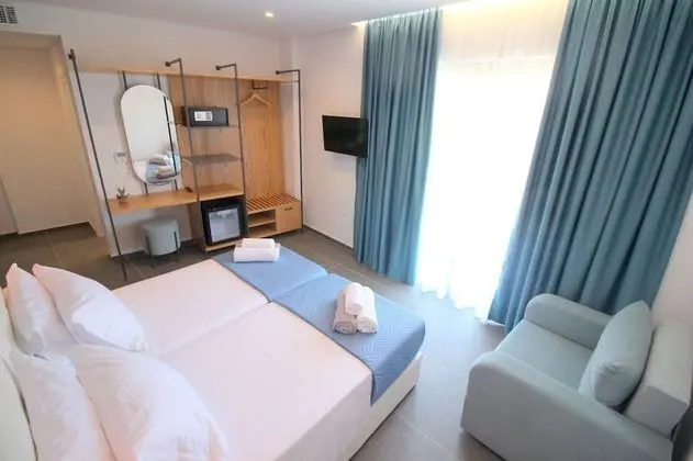 Tek Büyük veya İki Ayrı Yataklı Oda, Balkon