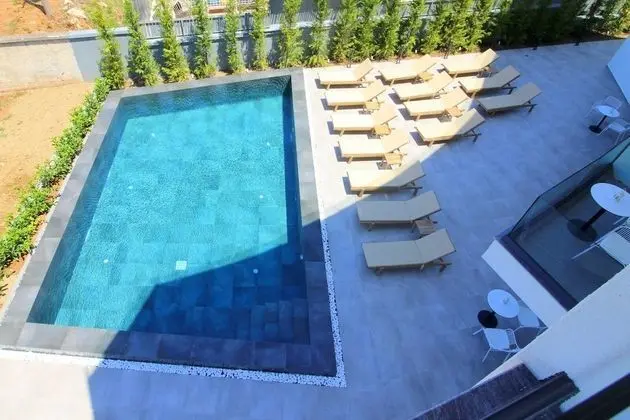 Tek Büyük veya İki Ayrı Yataklı Oda, Balkon