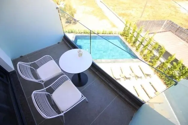 Tek Büyük veya İki Ayrı Yataklı Oda, Balkon