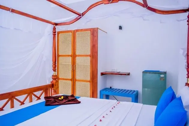 Luxury Üç Kişilik Oda, 1 Yatak Odası, Kısmi Deniz Manzaralı