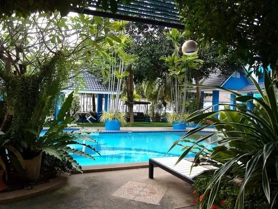 Superior Room with Pool Side